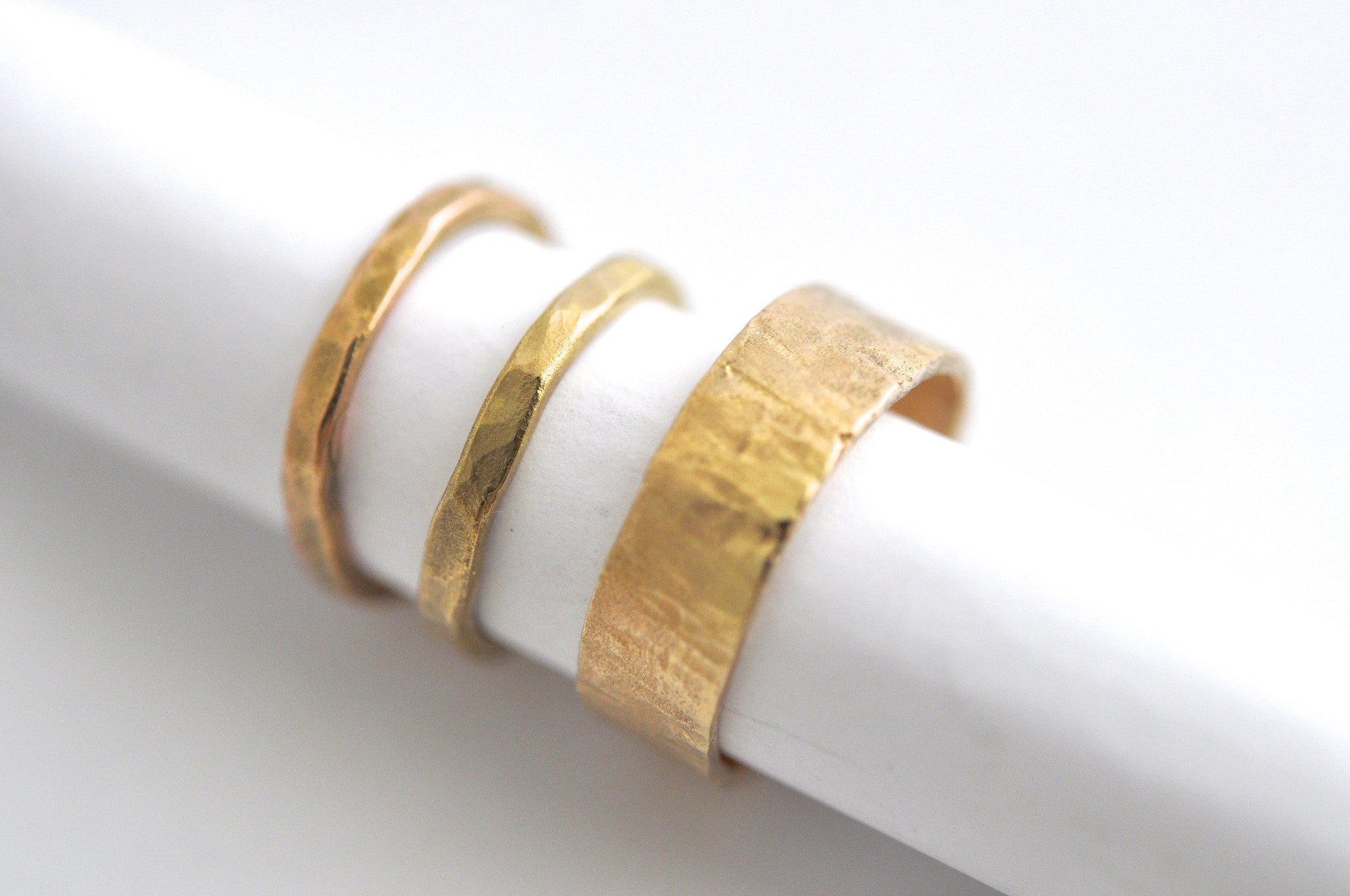 ring / band 2MM + gemstones